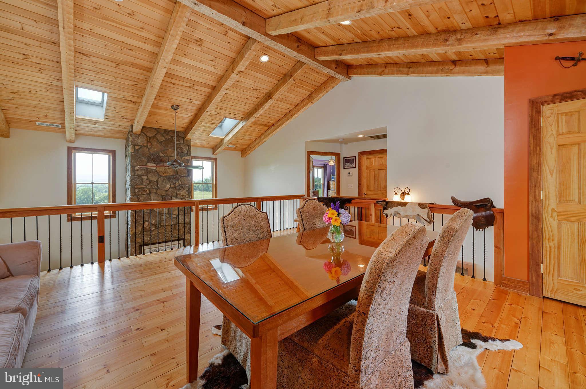 18651 Trinity Church Road Purcellville, VA 20132 - Photo 22 of 30 Interior General