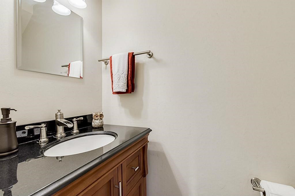 930 Rutland Street Houston, TX 77008 - Photo 13 of 23 Half bath located on first floor.