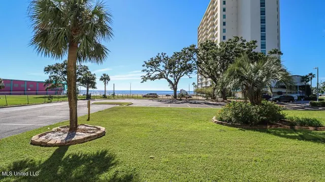 $299,900 | 2046 Beach Boulevard, Unit 128, Biloxi, MS 39531