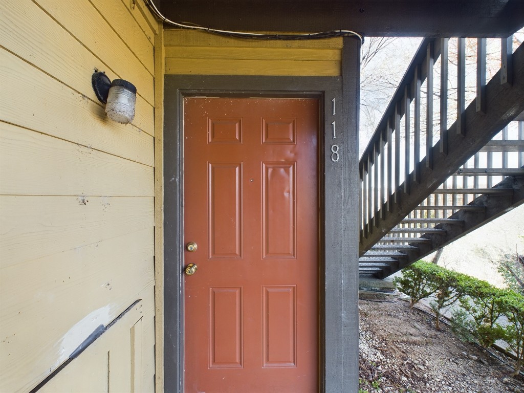 1000 West 26th Street, Unit 118 Austin, TX 78705 - Photo 2 of 18 a view of entryway