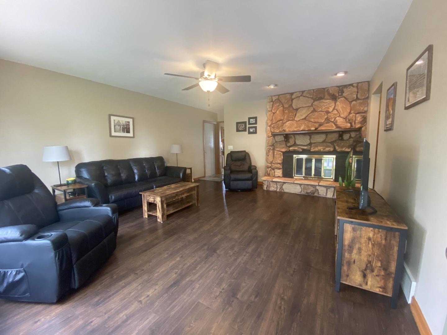 236 Reid Road Genoa, IL 60135 - Photo 2 of 22