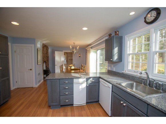 415 Upper Hollow Road Stowe, VT 05672 - Photo 9 of 36