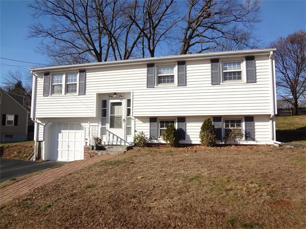 44 Robin Road Westborough, MA 01581 - Photo 1 of 14 Gallery Image 1