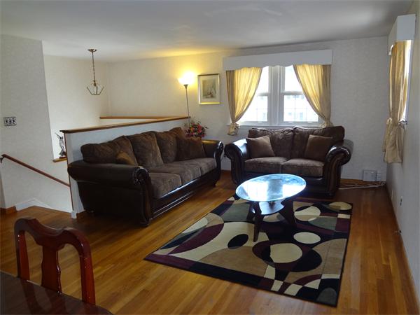 44 Robin Road Westborough, MA 01581 - Photo 3 of 14 Gallery Image 3