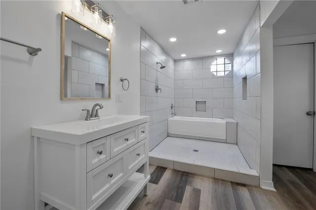 $2,400 | 10 Caribbean Court, Unit 10, Mandeville, LA 70448