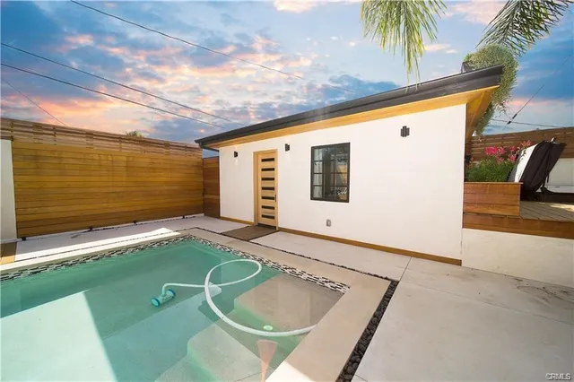 $1,399,000 | 6606 Aura Avenue, Reseda, CA 91335