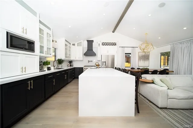 $1,399,000 | 6606 Aura Avenue, Reseda, CA 91335