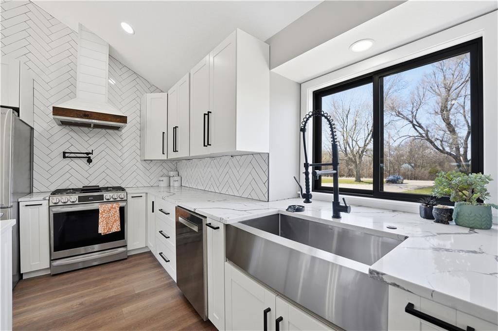 17685 Edgerton Road Edgerton, KS 66021 - Photo 5 of 36