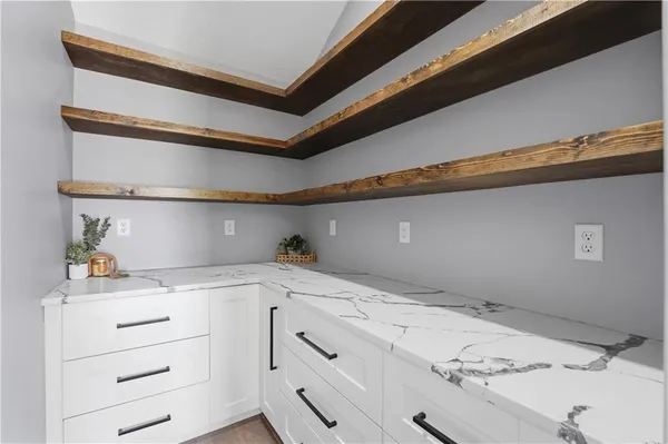 $675,000 | 17685 Edgerton Road, Edgerton, KS 66021