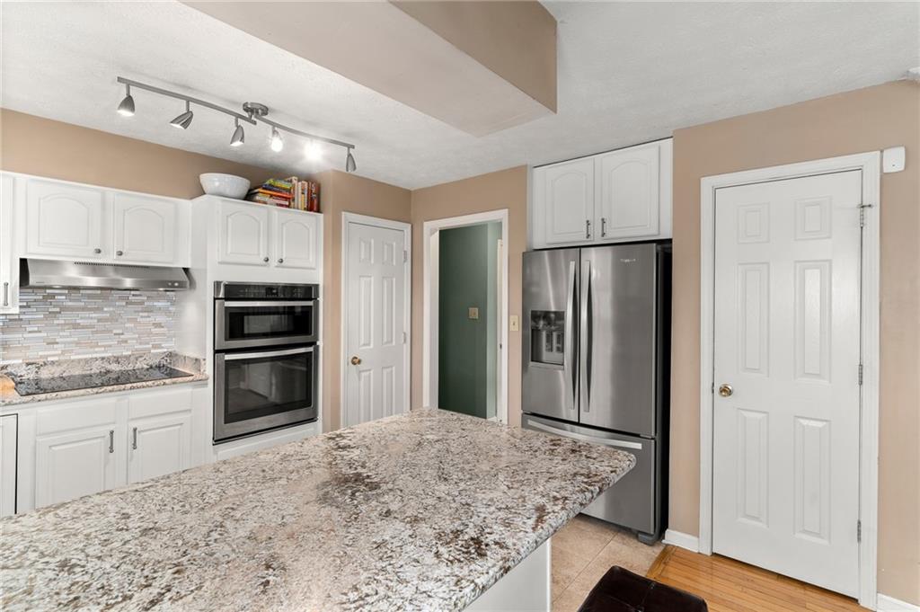 6006 Andover Road Indianapolis, IN 46220 - Photo 7 of 23