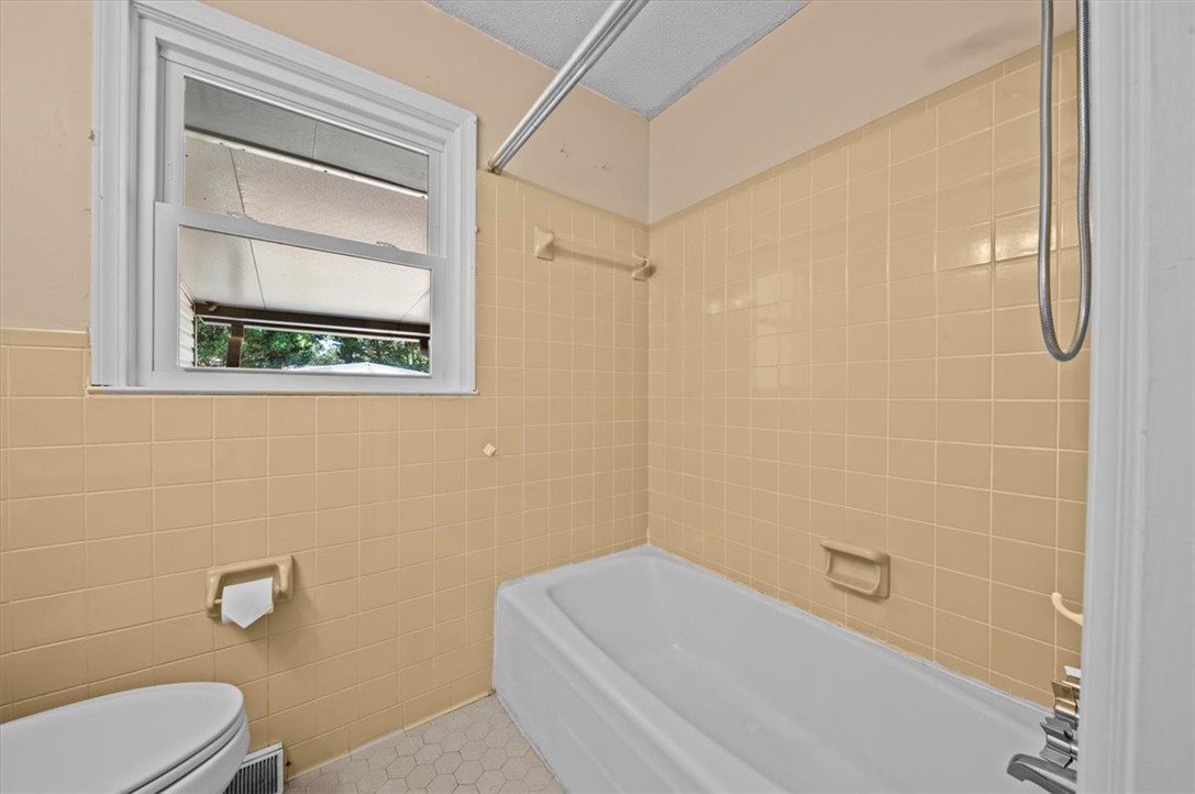 104 Pine Tree Lane Anderson, SC 29625 - Photo 20 of 46