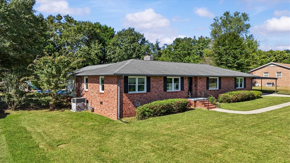 104 Pine Tree Lane Anderson, SC 29625 - Photo 5 of 46