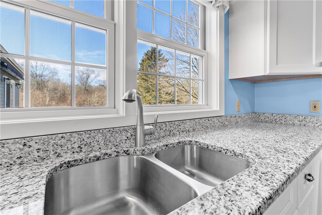 377 Stone Church Road Tiverton, RI 02878 - Photo 12 of 48