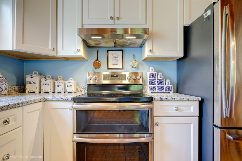 377 Stone Church Road Tiverton, RI 02878 - Photo 13 of 48