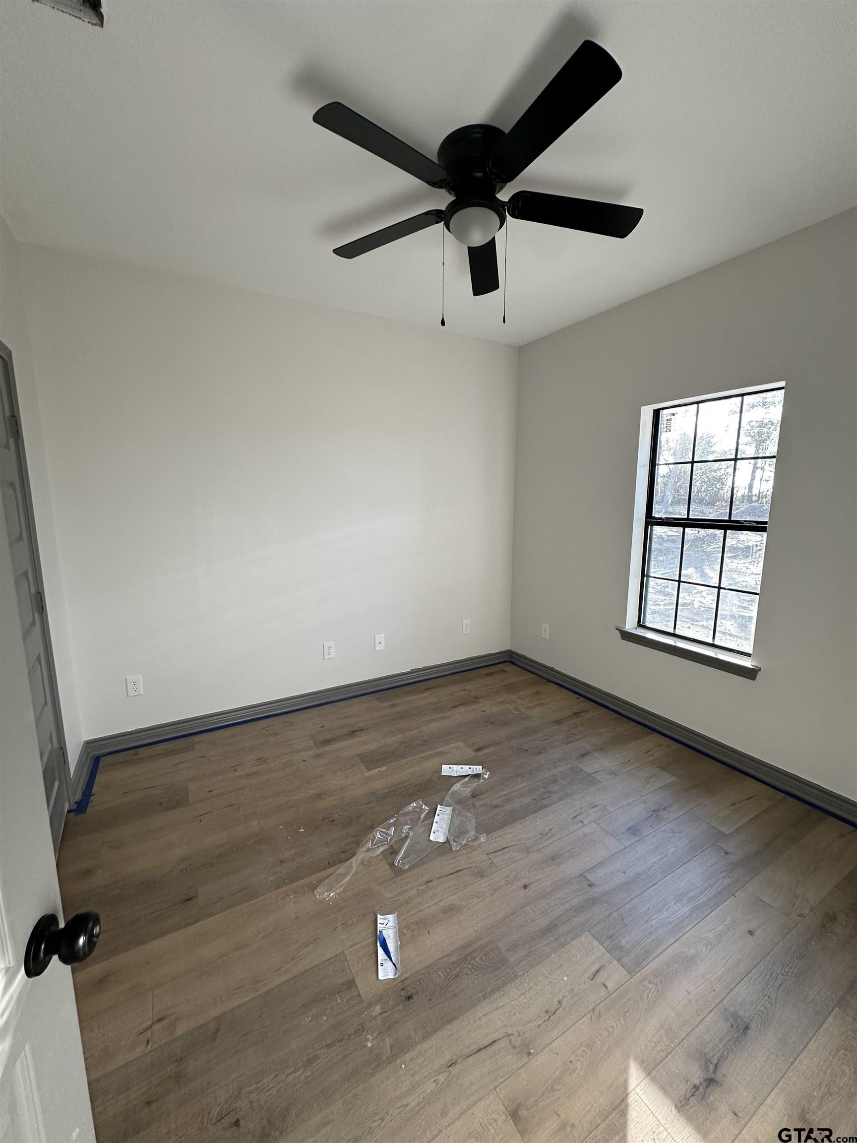 9839 County Road 35 Tyler, TX 75706 - Photo 5 of 12 an empty room with windows