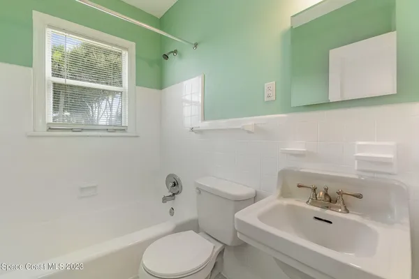 $1,800 | 533 East Lincoln Avenue, Melbourne, FL 32901