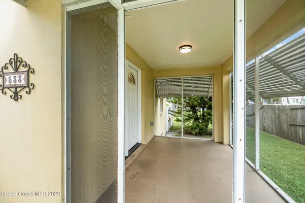 $1,800 | 533 East Lincoln Avenue, Melbourne, FL 32901