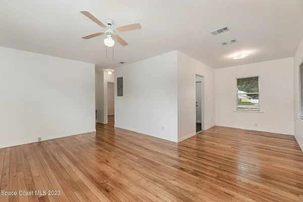 $1,800 | 533 East Lincoln Avenue, Melbourne, FL 32901