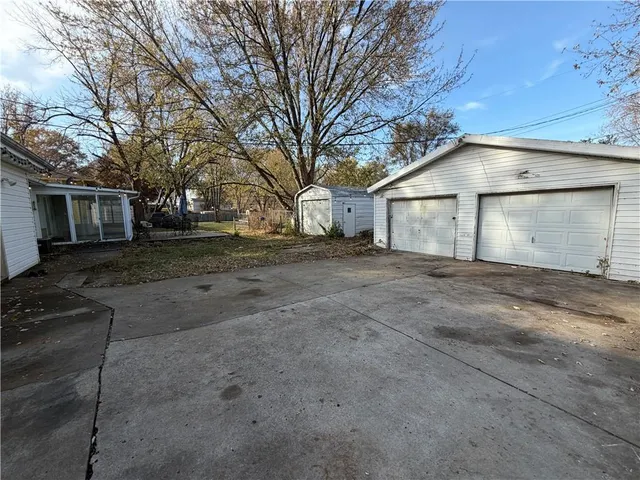 $189,900 | 410 Park Avenue, Buckner, MO 64016