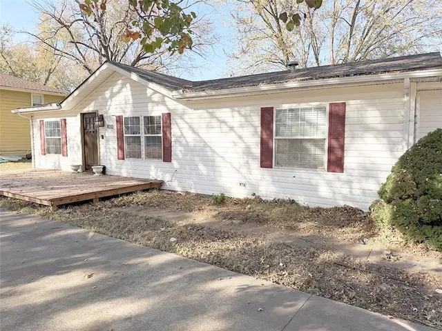 $189,900 | 410 Park Avenue, Buckner, MO 64016