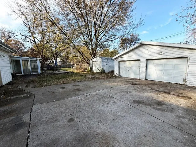 $189,900 | 410 Park Avenue, Buckner, MO 64016