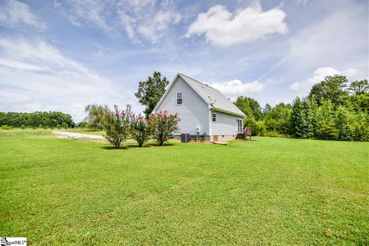 2664 Bolt Road Gray Court, SC 29645 - Photo 6 of 25