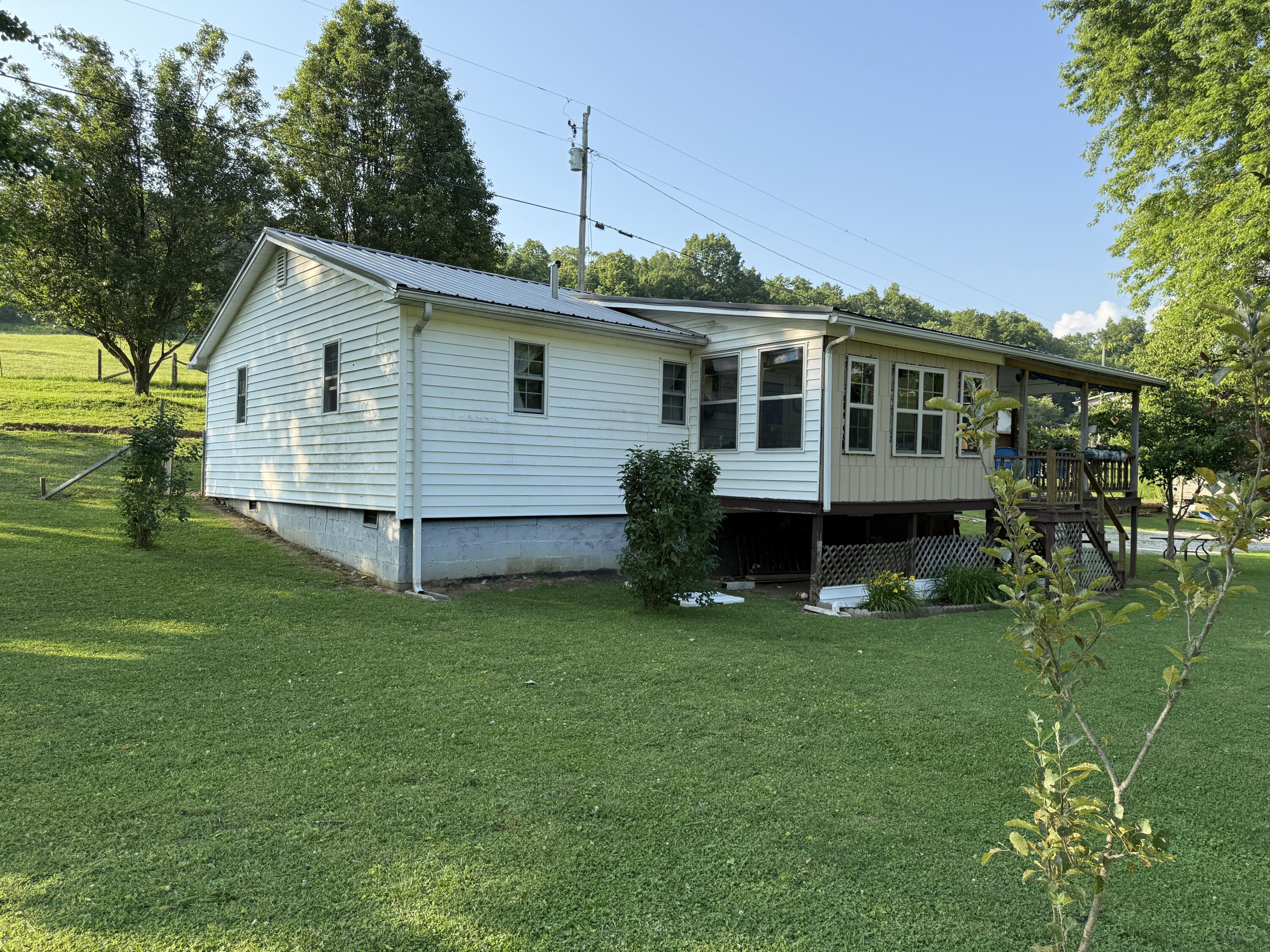 1034 Duncan Valley Road Monticello, KY 42633 - Photo 2 of 19 IMG_7788