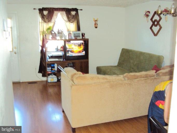 2829 Shepperton Terrace Silver Spring, MD 20904 - Photo 2 of 16 Living Room