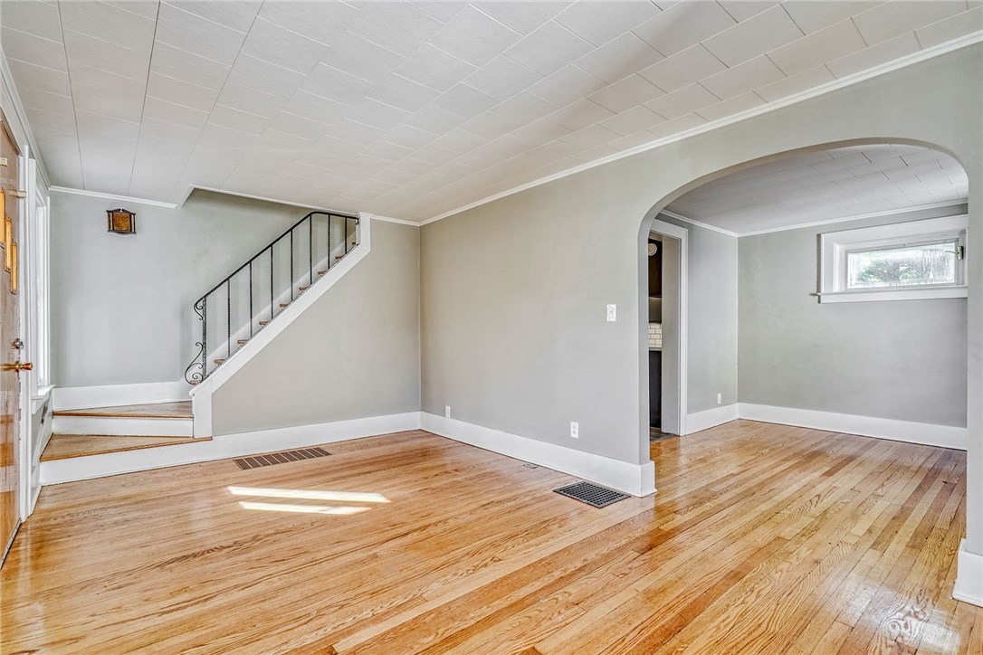 37 Chili Terrace Rochester, NY 14619 - Photo 5 of 27