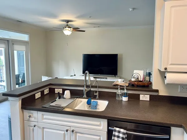 $2,950 | 130 River Landing Drive, Unit 4202, Daniel Island, SC 29492