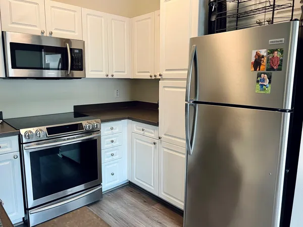 $2,950 | 130 River Landing Drive, Unit 4202, Daniel Island, SC 29492