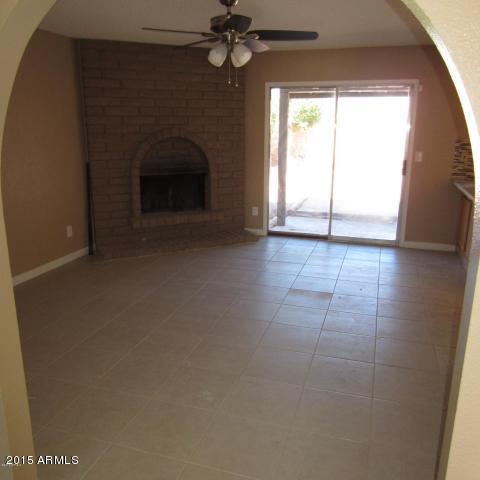 1726 East Apollo Road Phoenix, AZ 85042 - Photo 13 of 18 Great room