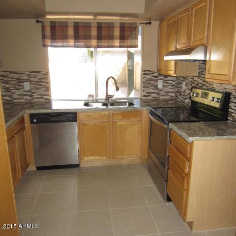 1726 East Apollo Road Phoenix, AZ 85042 - Photo 3 of 18 Kitchen