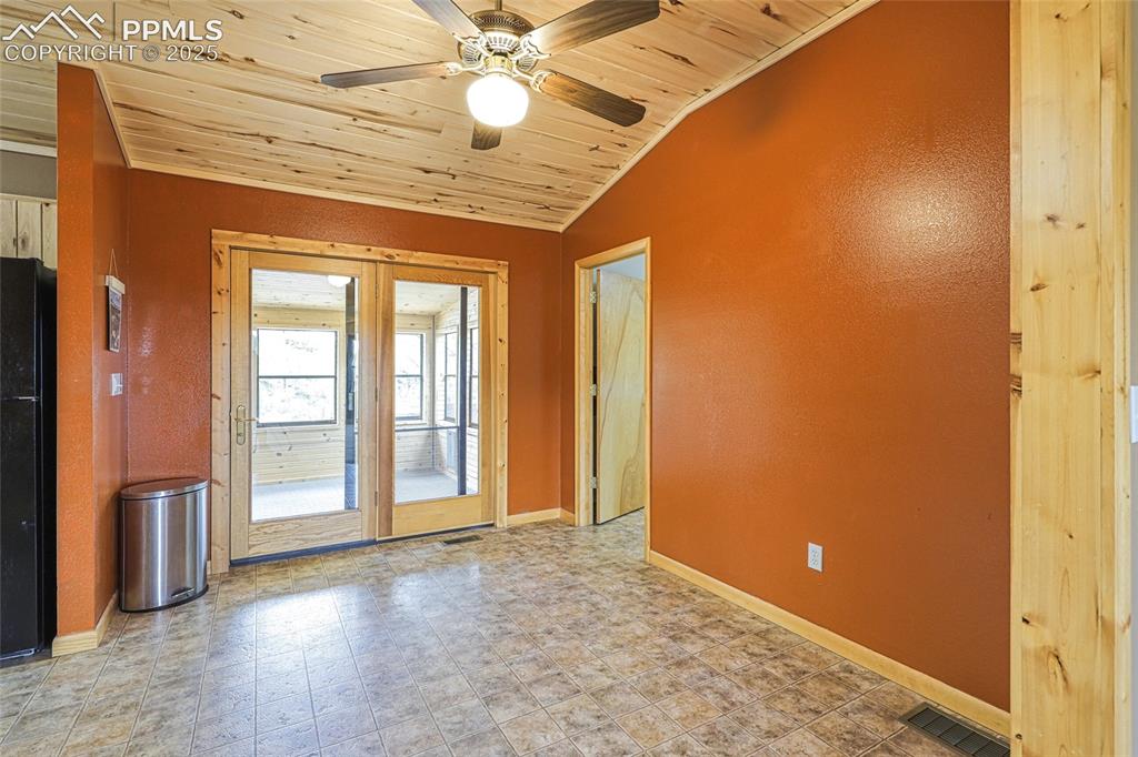 62 Cheyenne Road Florissant, CO 80816 - Photo 14 of 50