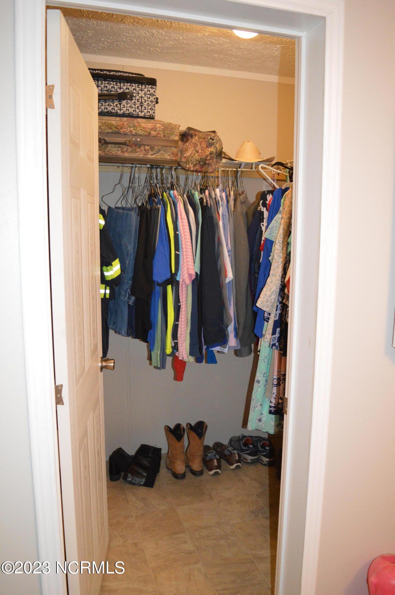 2870 Rooks Road Atkinson, NC 28421 - Photo 22 of 38 Master closet