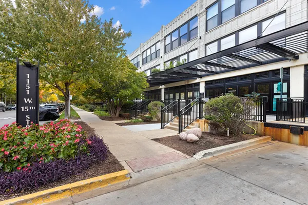 $2,700 | 1151 West 15th Street, Unit 104, Chicago, IL 60608