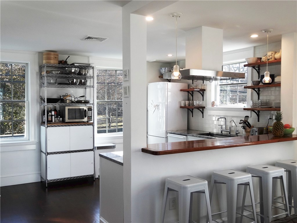 495 Spring Street Newport, RI 02840 - Photo 5 of 44 Second floor kitchen