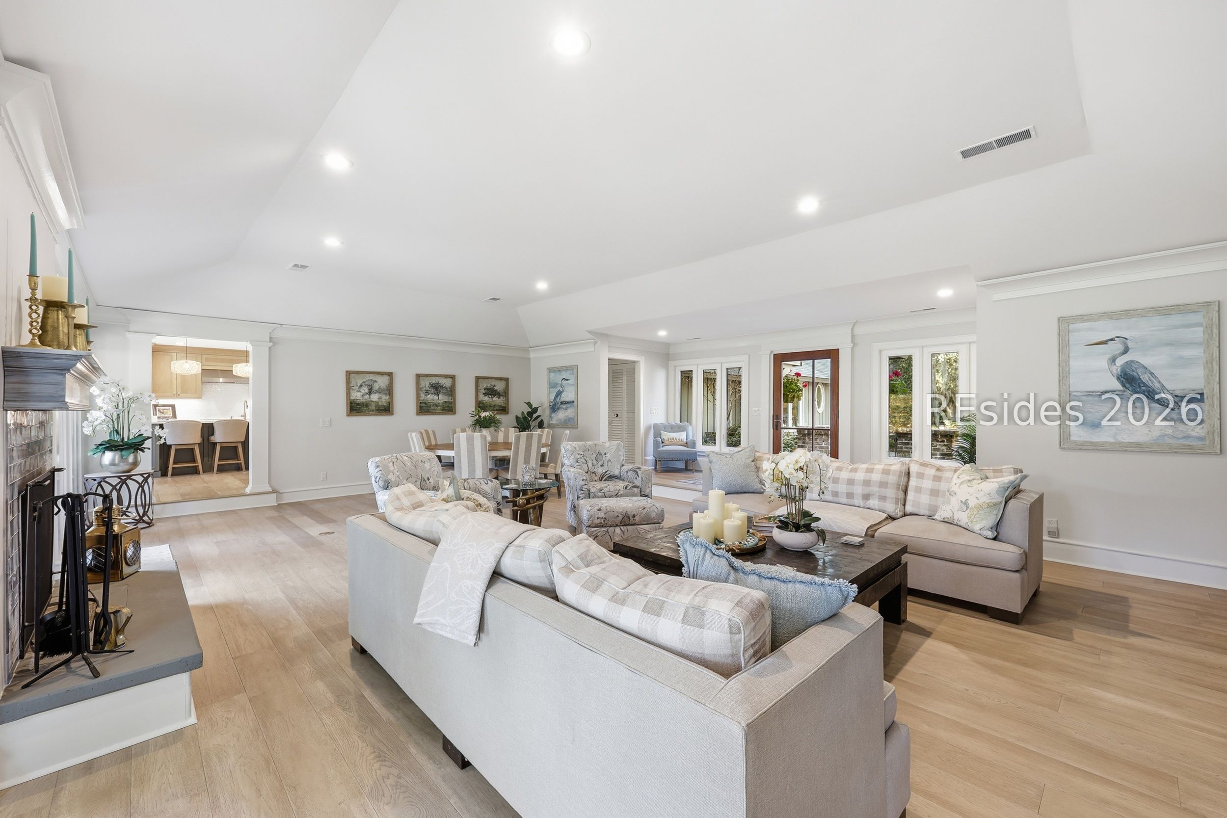 28 Pine Island Road Hilton Head Island, SC 29928 - Photo 13 of 84 EXPANSIVE ENTERTAINING AREA