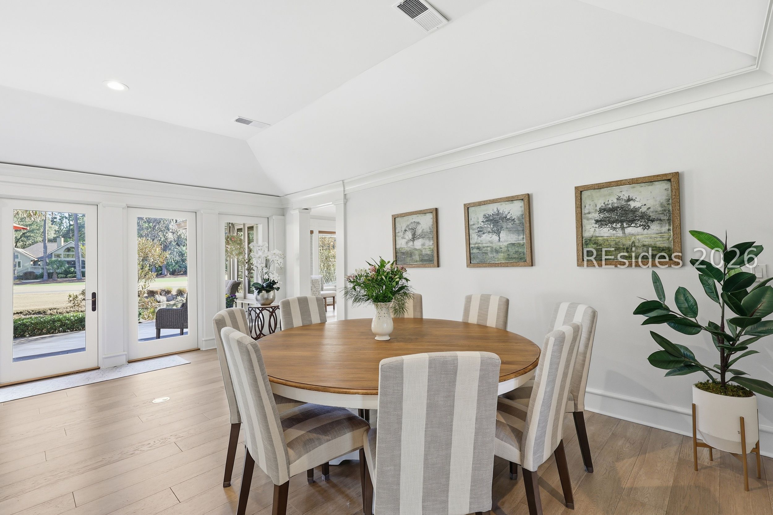 28 Pine Island Road Hilton Head Island, SC 29928 - Photo 14 of 84 BRIGHT, OPEN LIVING