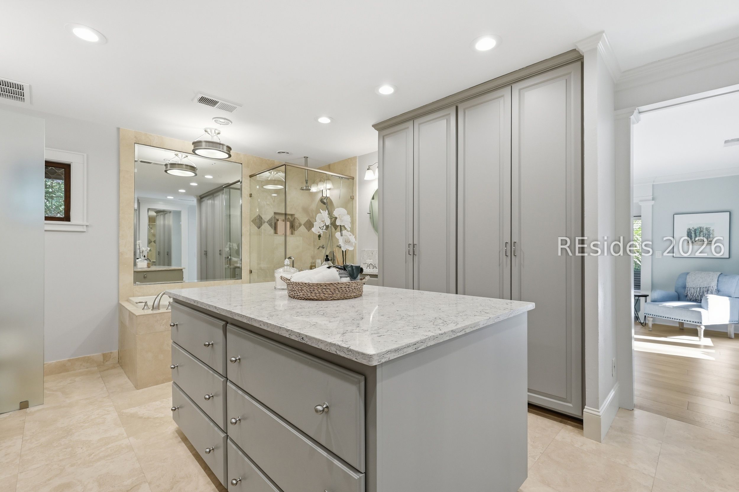 28 Pine Island Road Hilton Head Island, SC 29928 - Photo 31 of 84 PRIMARY BATH + DOUBLE VANITY