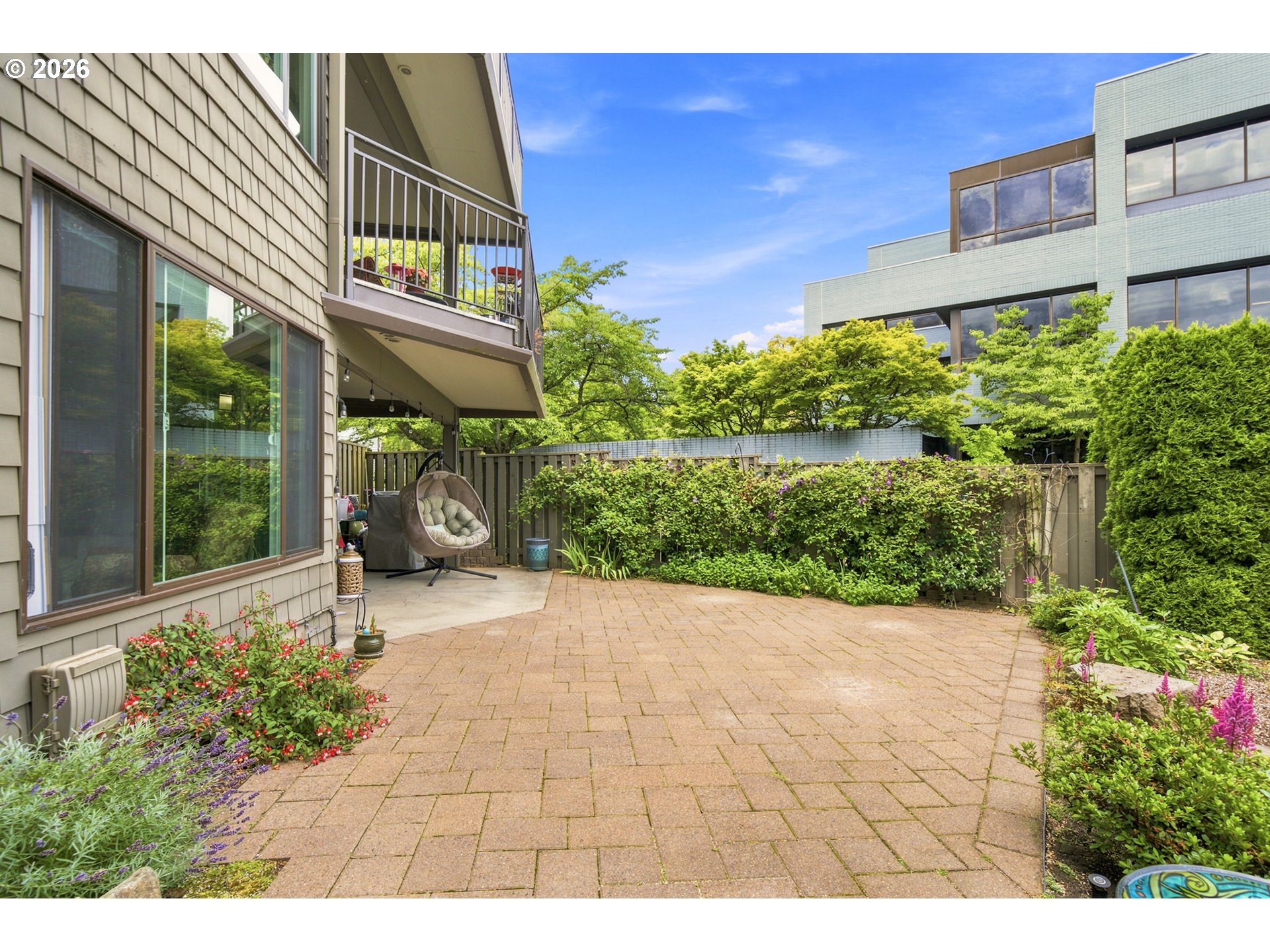 5620 South Riverside Lane, Unit 1 Portland, OR 97239 - Photo 36 of 45