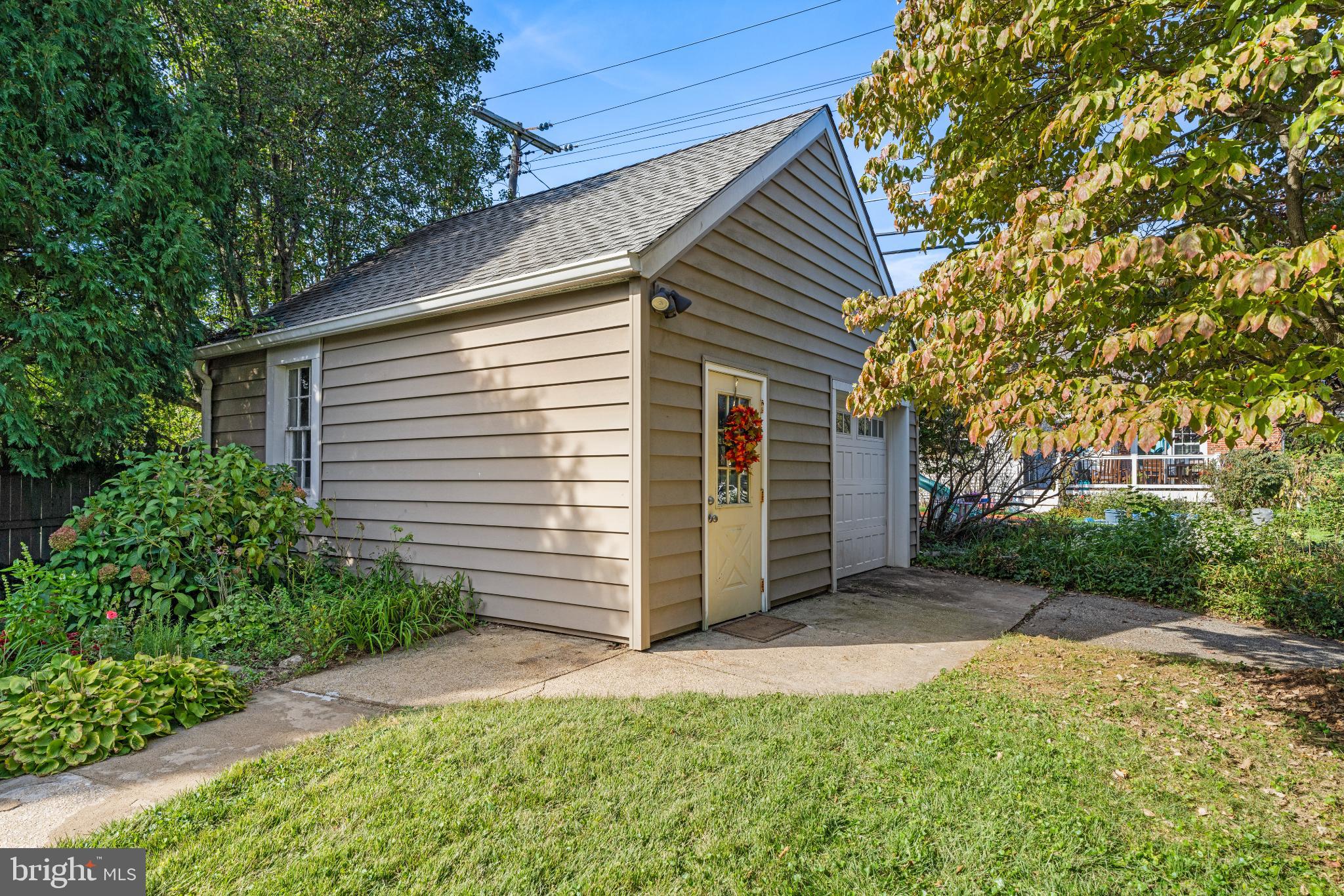 532 Overbrook Road Baltimore, MD 21212 - Photo 41 of 44 a view of a house with a yard and garage