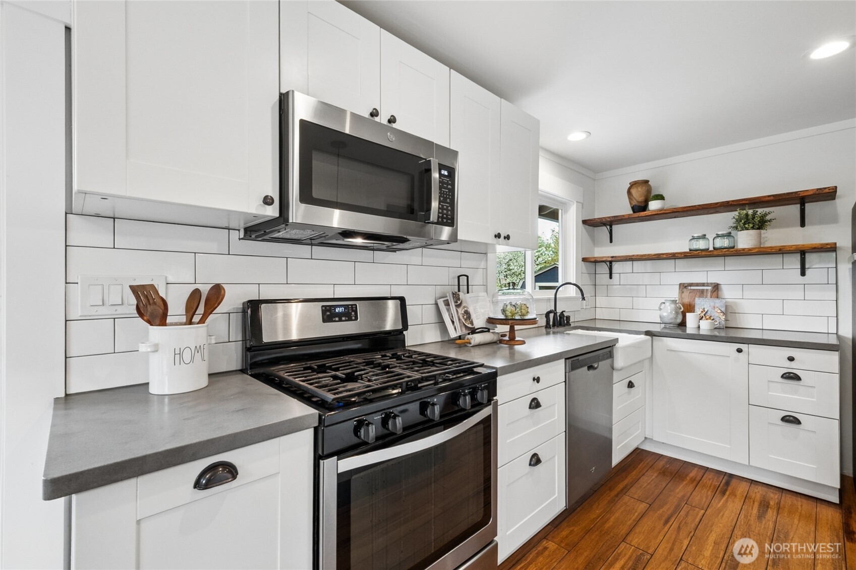 12751 Southeast 164th Street Renton, WA 98058 - Photo 5 of 33