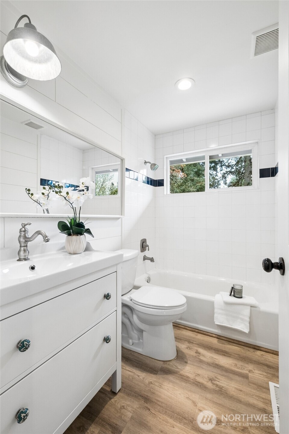 12751 Southeast 164th Street Renton, WA 98058 - Photo 9 of 33