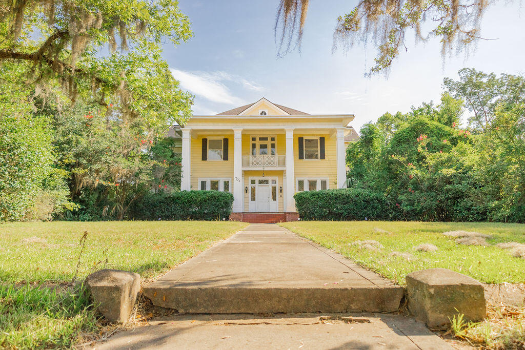 701 Hampton Street Walterboro, SC 29488 - Photo 1 of 64 3T6A1019