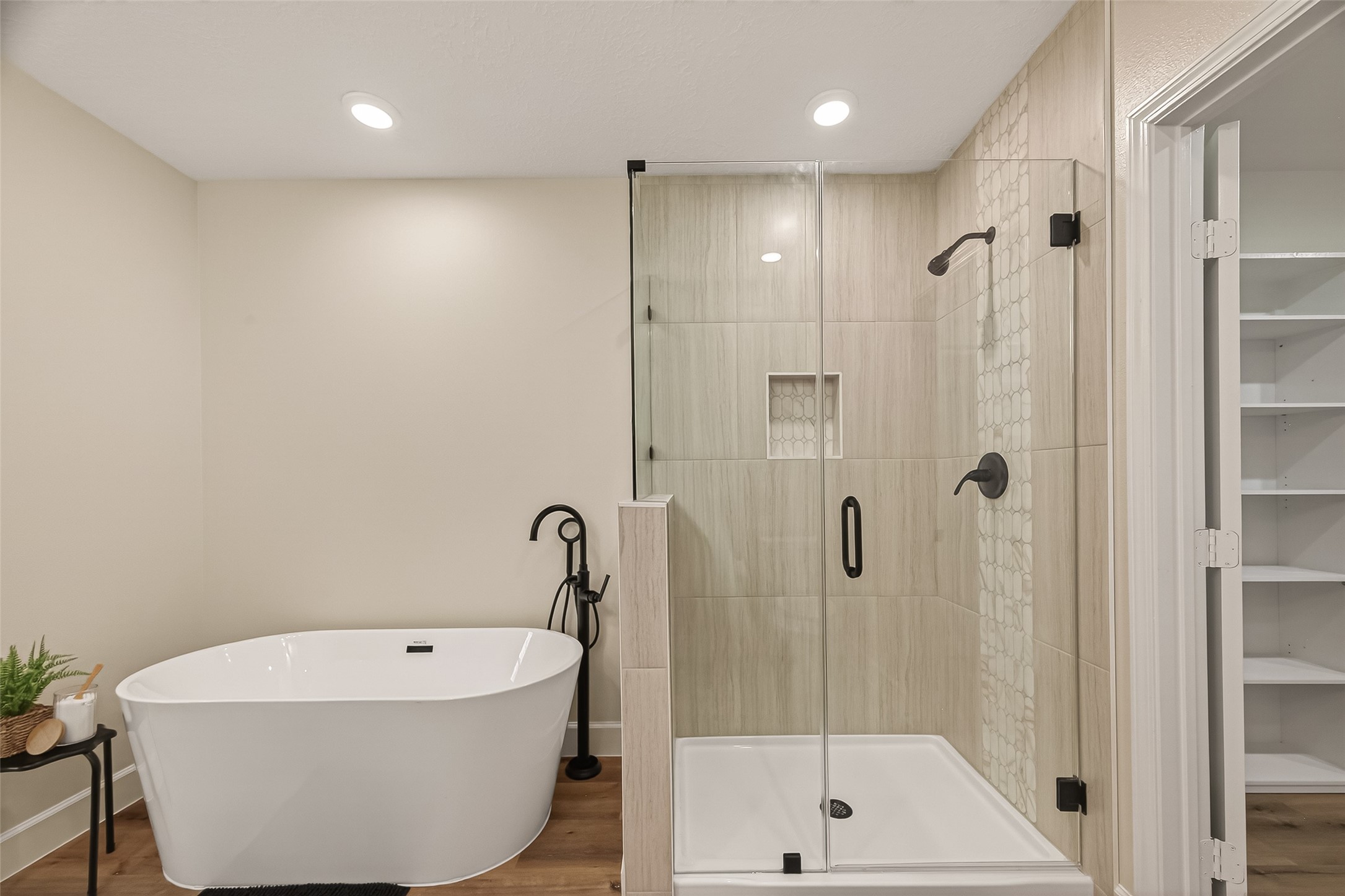 917 South Main Street Highlands, TX 77562 - Photo 35 of 45 a bathroom with a white tub shower