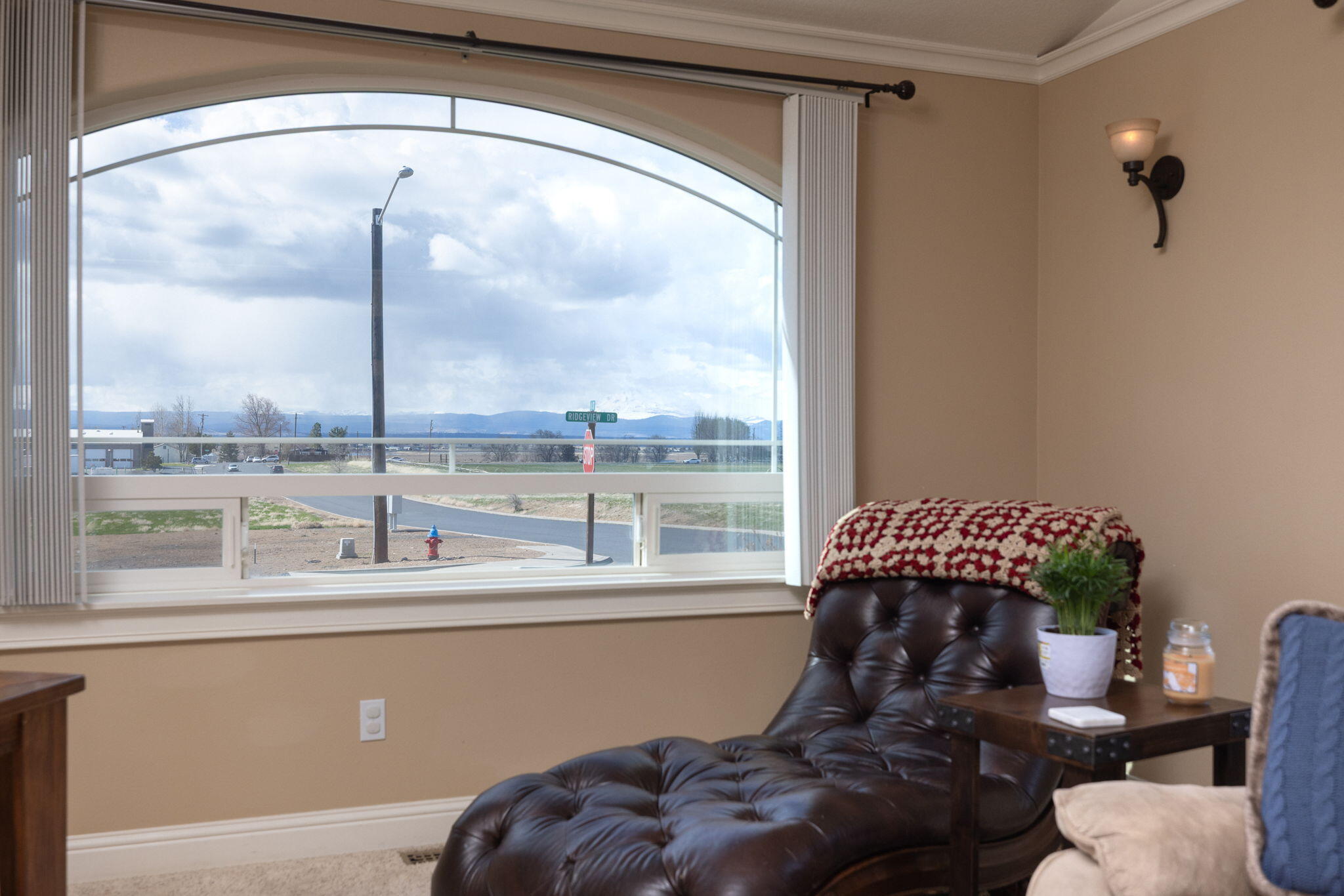 200 E Ridgeview (10 of 30)
