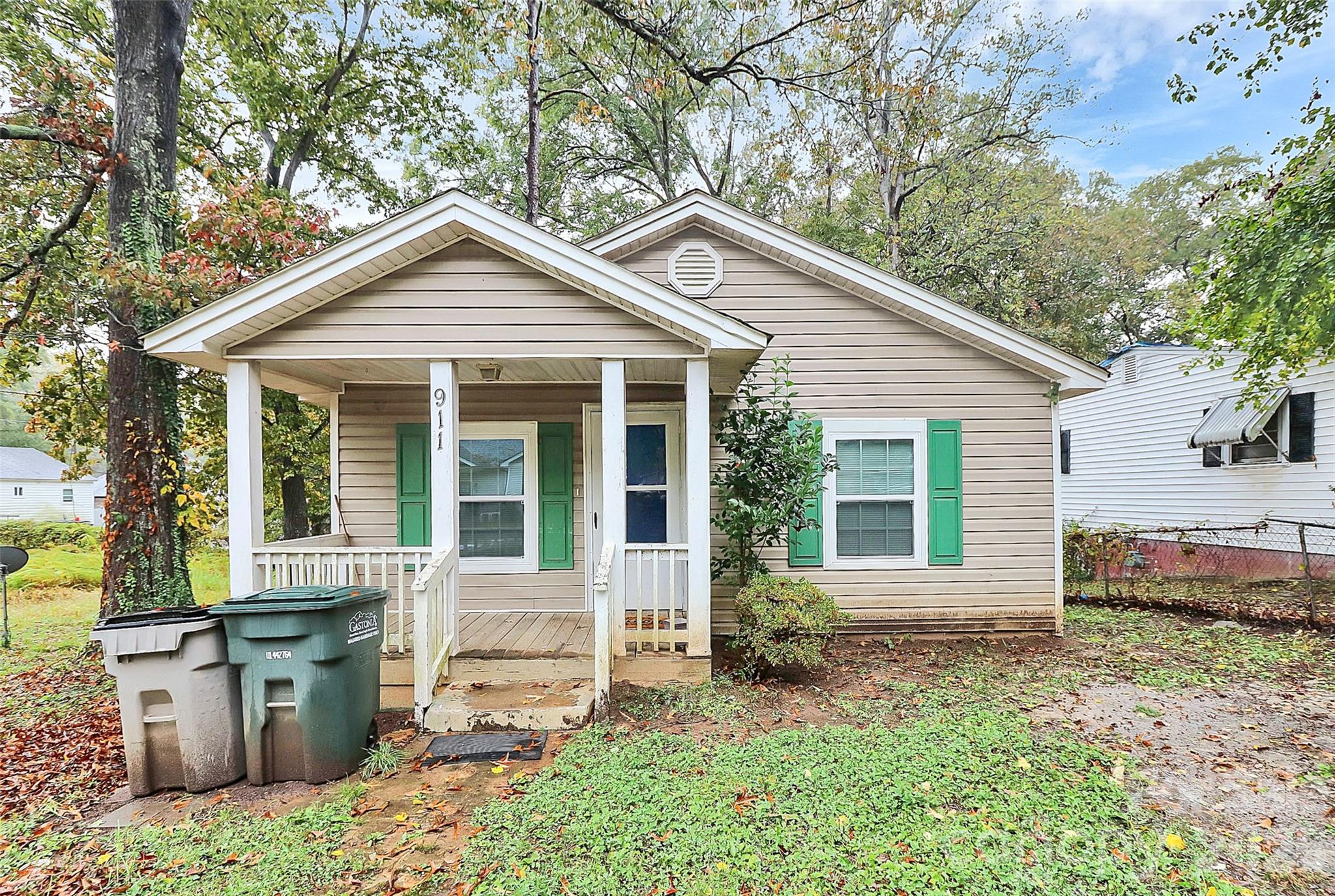 911 North Ransom Street Gastonia, NC 28052 - Photo 1 of 4