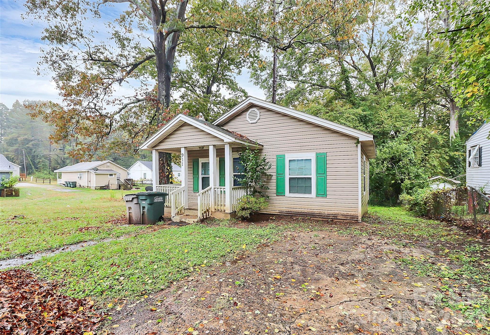 911 North Ransom Street Gastonia, NC 28052 - Photo 2 of 4