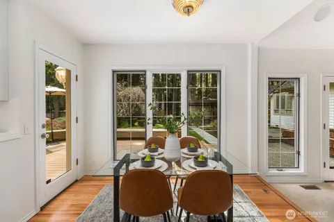 $2,074,950 | 14239 194th Avenue Northeast, Woodinville, WA 98077
